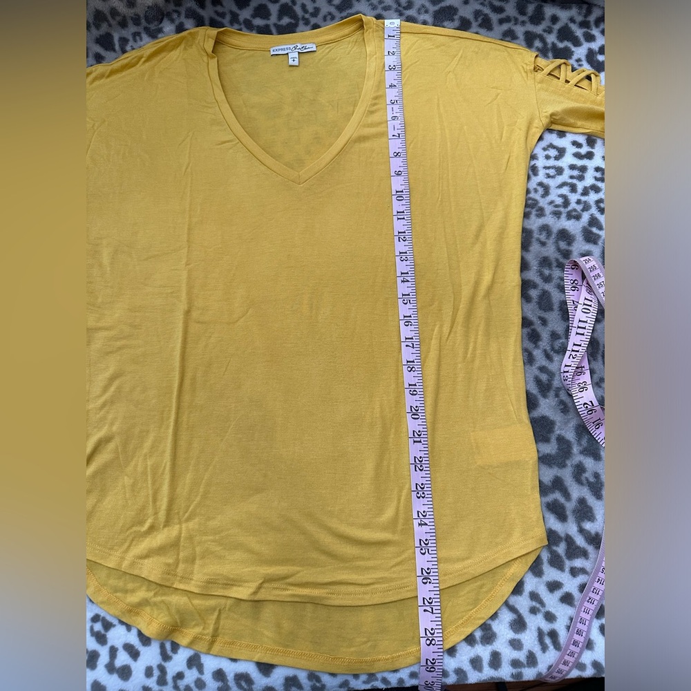 Express One Eleven Lace-up Sleeve London Tee in Yellow Size Small Women’s - Picture 11 of 14